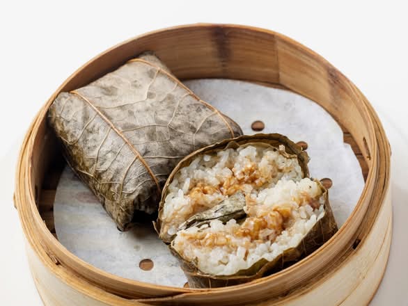 020. Steamed Pork Sticky Rice in Lotus Leaf 糯米雞 (2 pcs)